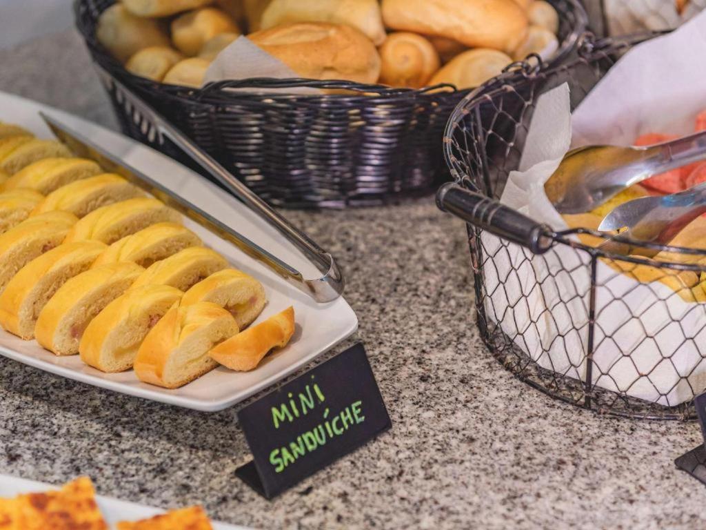 Flat No Coração Do Meireles - Apto 402 *